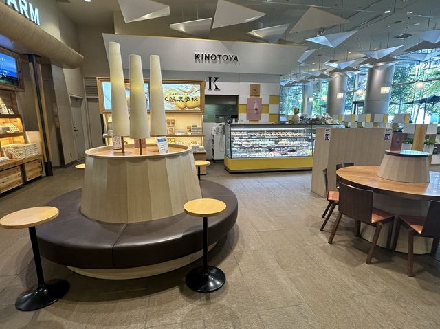 北海道・札幌。『きのとや 大通公園店 / KINOTOYA cafe』でパフェを楽しむ