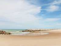 เที่ยวหาดแหลมเจริญ ระยอง ในวันฟ้าใส