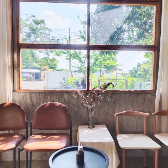 โรงคั่วกาแฟ เฉด ออฟ บราวน์