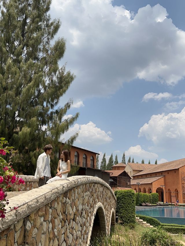 สระว่ายนํ้าคลับลาโก้ Toscana Valley