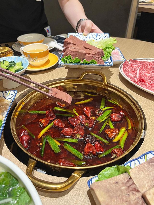 ʚ♡ 地道川菜 • 桂花魚清新鮮甜 • 麻辣湯底麻香辣相當惹味 ♡ɞ