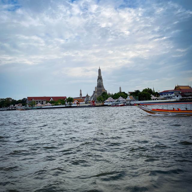 นั่งเรือข้ามฟาก 5 บาท วัดโพธิ์xวัดอรุณ