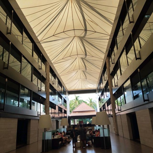 DOUBLETREE BY HILTON PHUKET เรียบง่ายใกล้หาด