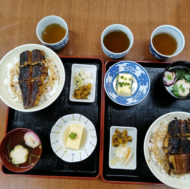 歷史悠久專吃鰻魚飯小店 歷史悠久專吃鰻魚飯小店