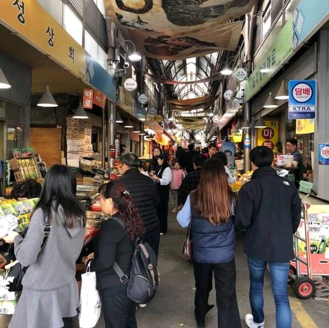 "通仁市場"😎
必試獨特銅板便當