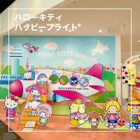 【北海道】キャビンアテンドになったキティちゃんに会える「ハッピーフライト」