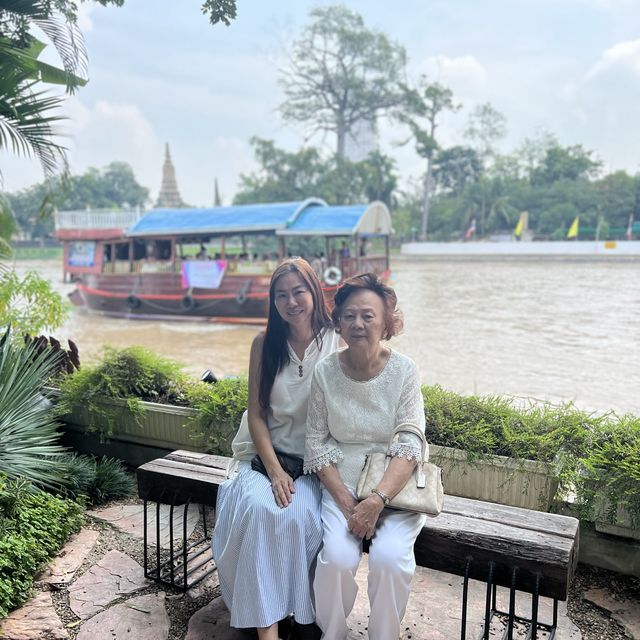“สำเภานาวา” ร้านอาหารไทยโบราณ ริมน้ำ อยุธยา