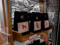 คาเฟ่สไตล์วินเทจ Coffee Talk Old Phuket Town