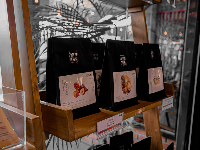 คาเฟ่สไตล์วินเทจ Coffee Talk Old Phuket Town