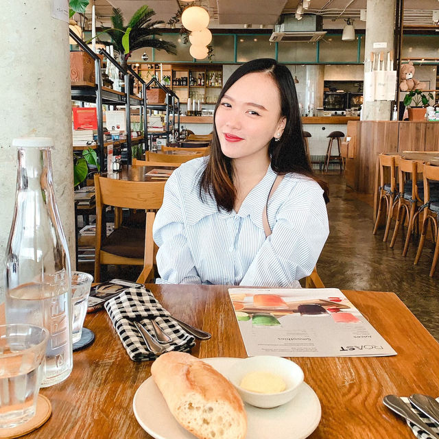 Roast Coffee & Eatery 🥂