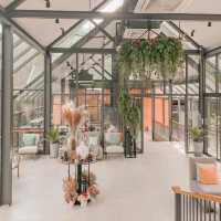Flora Creek Hotel