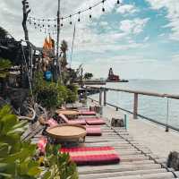 คาเฟ่ริมทะเลบางแสน vibes แบบฟีลติดเกาะ