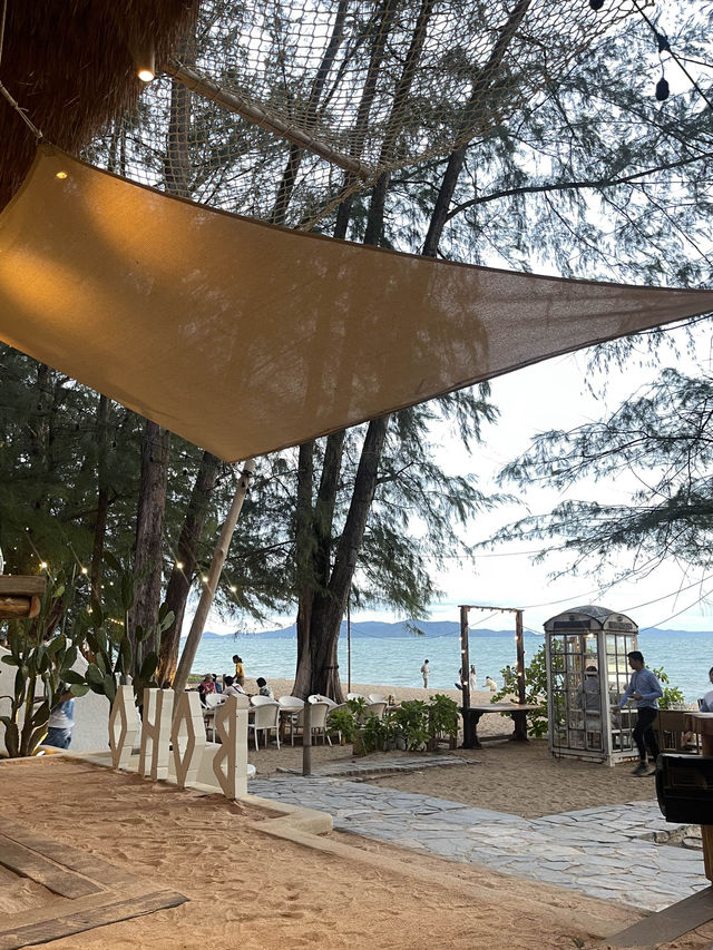Trendy beach-view restaurant in Pattaya