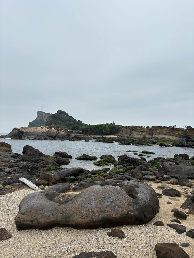 อุทยานหินแปลกริมหาดทะเลที่ Yehliu Geopark