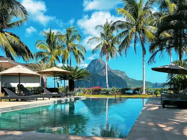 🏖️ Stay at Cadlao Resort