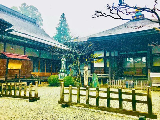 A glimpse into the profound religious heritage of the area 🇯🇵