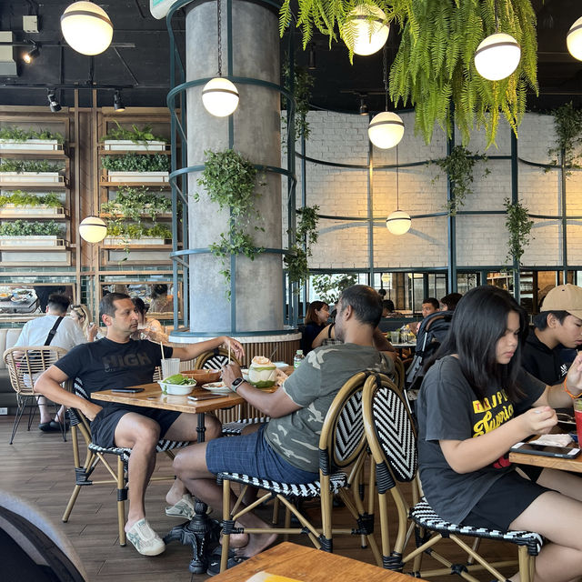 깔끔한 방콕 현지 레스토랑,KUB KAO KUB PLA