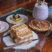 คาเฟ่บ้านไม้หลังใหญ่สไตล์ยุโรป เชียงราย ☕️
