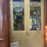 คาเฟ่ Little Hide Out Cafe