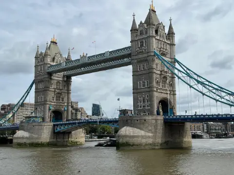 Must-Visit Attraction in London: London Bridge
