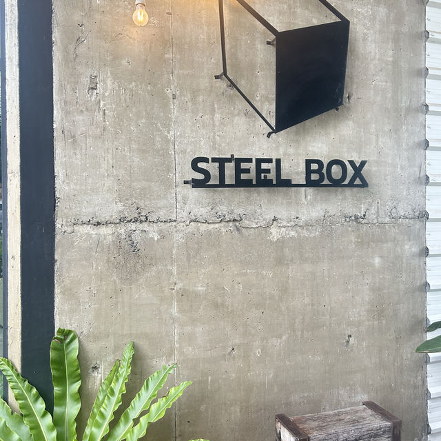 Steel Box 📦 Cafe ☕️ 