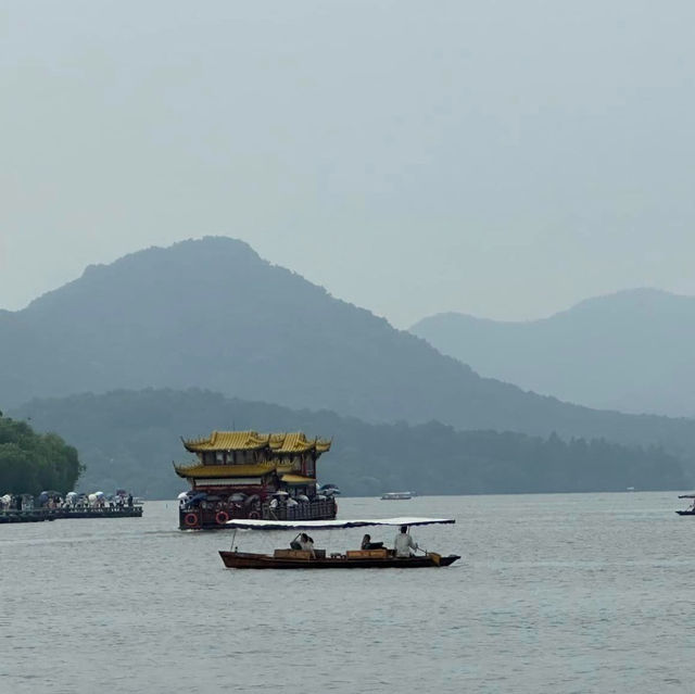 Discovering West Lake in Hangzhou