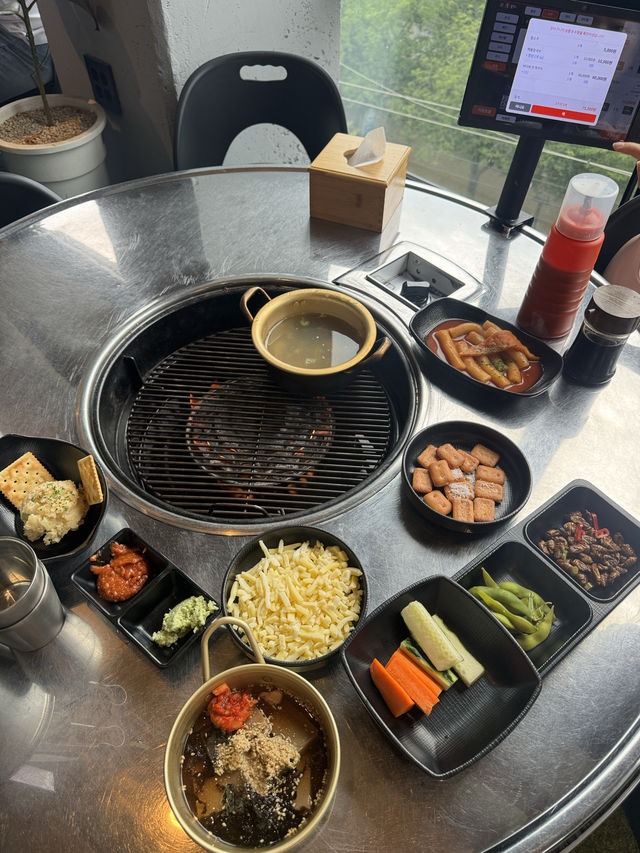수성못 뷰를 감상하며 조개구이를 먹을 수 있는 씨다씨! 