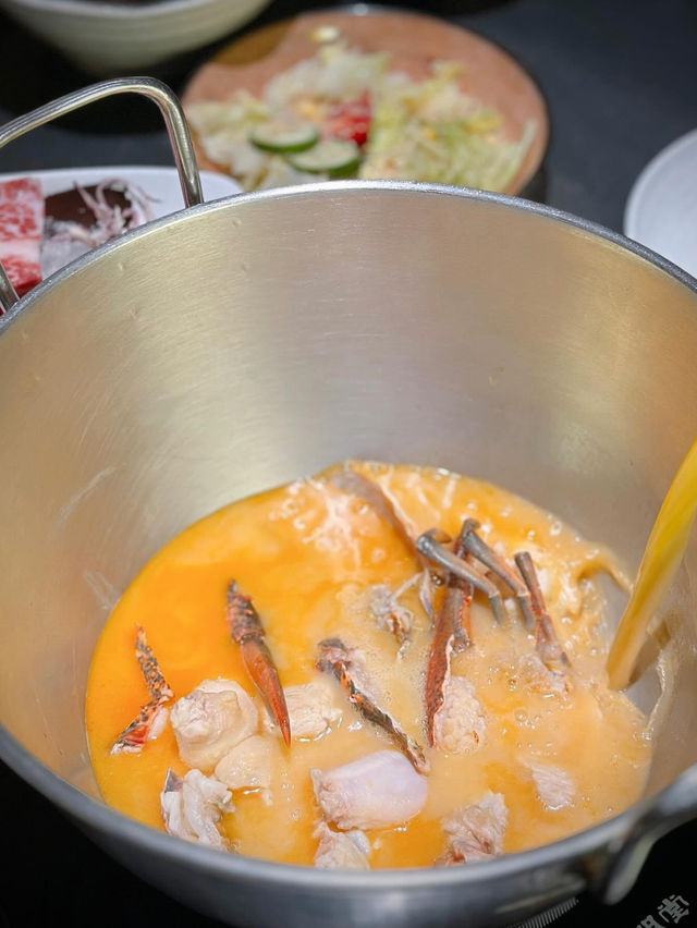 黑珍珠火鍋店 | 龍蝦花膠雞湯底