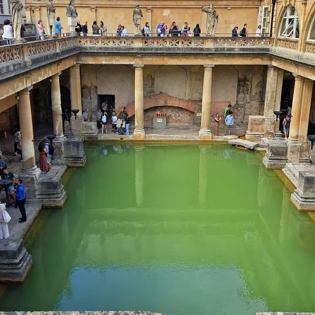 고대의 우아함에 빠져보세요! 로마 목욕탕에서!