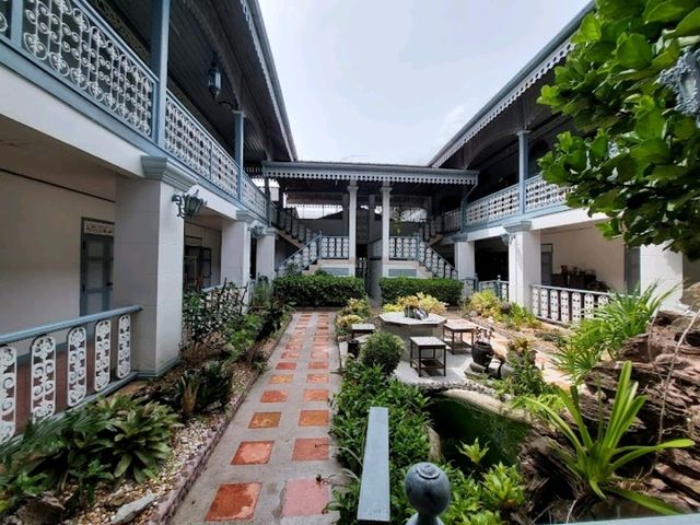 Old Palace Yaring