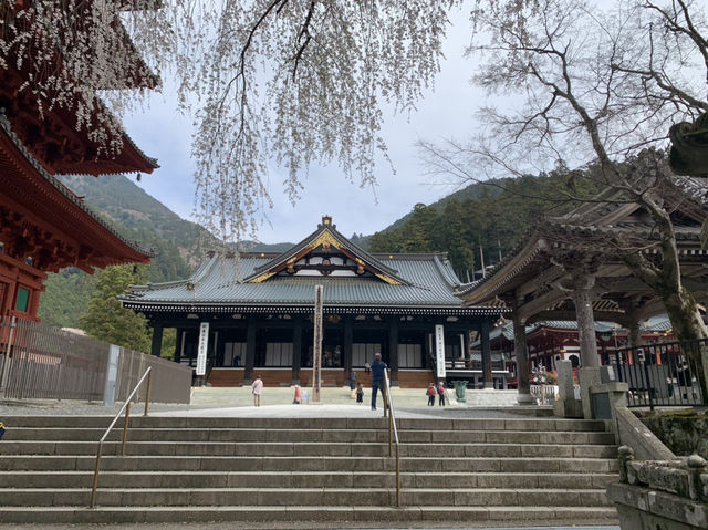 身延山　久遠寺