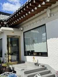 ๊ฒฝ์ฃผ ํฉ๋ฆฌ๋จ๊ธธ์ ์์นํ ํ๋ ํผ์ ๋ง์ง