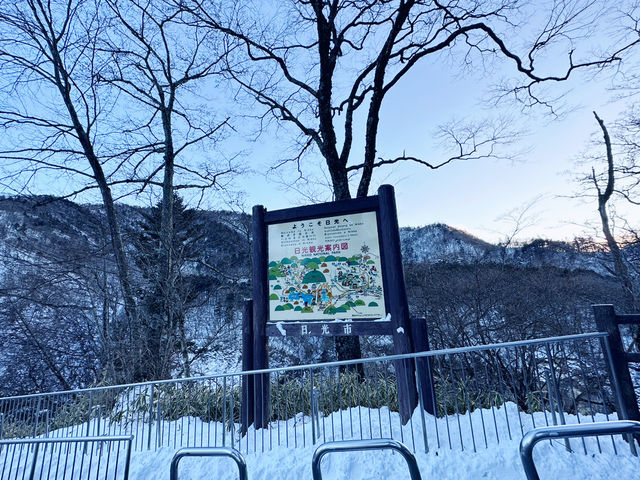 冰雪覆蓋下的日光市景與華嚴瀑布的藍冰之美