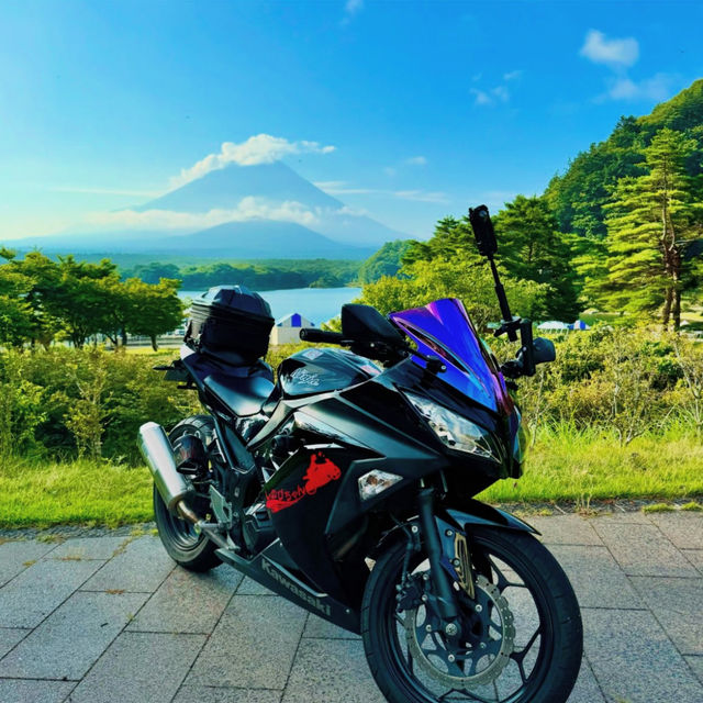 精進湖