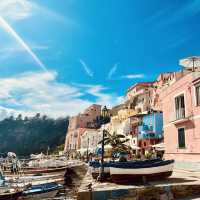 Don’t miss the colourful island of Procida 🇮🇹 