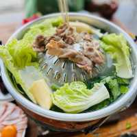 สุดคุ้มบุฟเฟต์ ชาบู หมูกะทะ ซีฟู้ด 𝐒𝐮𝐝𝐤𝐡𝐮𝐦 