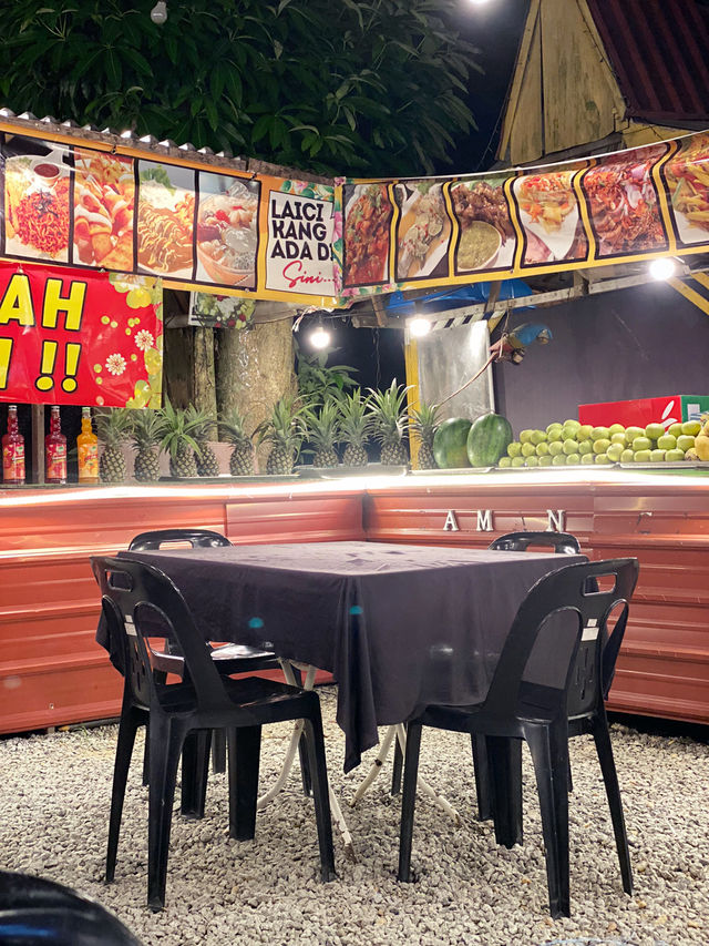 Edaman Seafood: Best Vibes and Delicious White Tom Yum Noodles! 