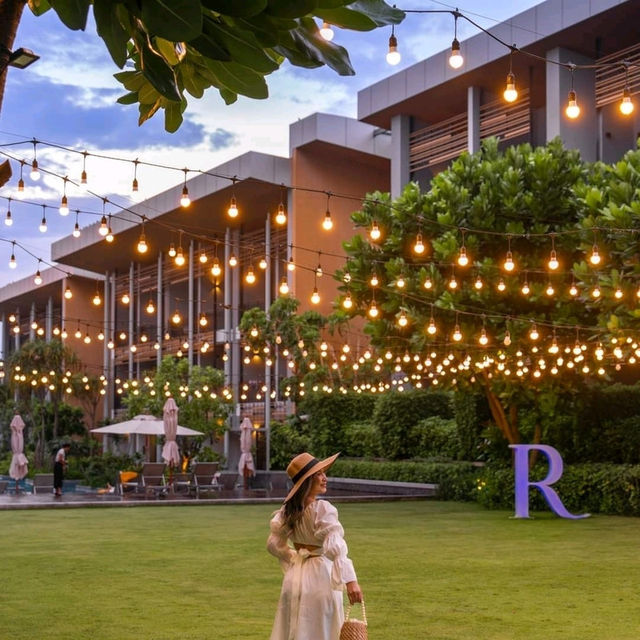 รีวิว Pebble Bar & Grill รร. Renaissance Pattaya