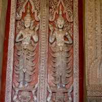 ชมหอพระแก้วและวัดสีสะเกด ตำนานแห่งเวียงจันทน์