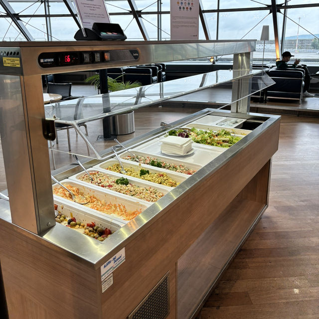 🇨🇭【スイス】ミュールーズ空港✈️（バーゼル）の おすすめラウンジ🍽️ 
