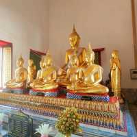เที่ยววัดหนังราชวรวิหาร สักการะหลวงปู่เอี่ยม