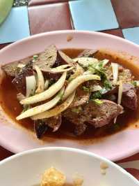 ส้มตำยายขัน ริมทางรถไฟสุดแซ่บ