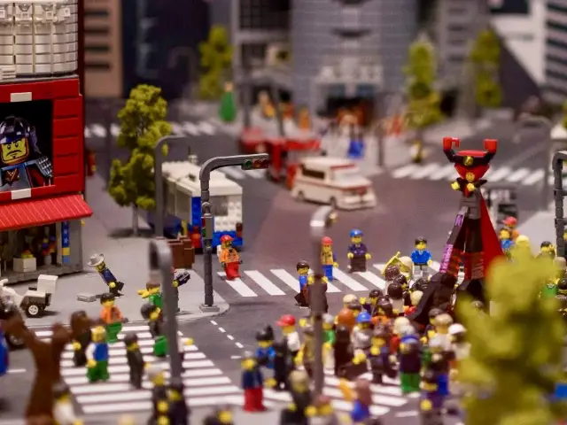 Both adults and children can immerse themselves in the world of Lego!