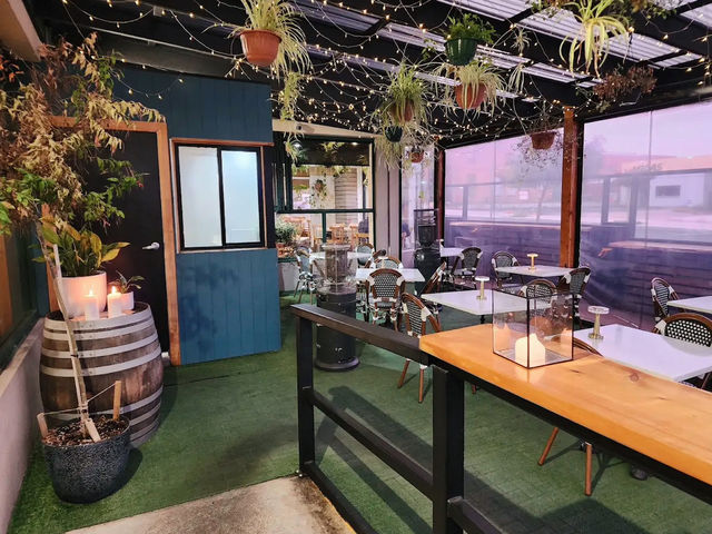 Prem's Seafood Bar & Grill 