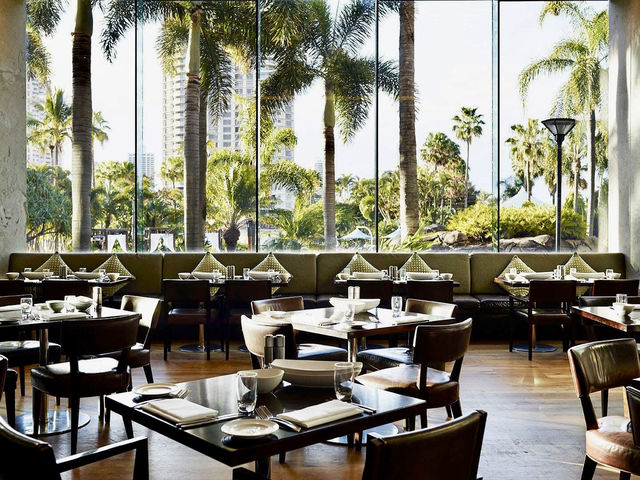 Buffet dinner at Citrique 