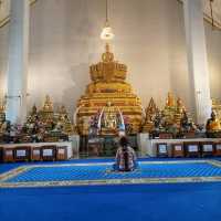 สักการะพระพุทธศิริไอยศวรรย์