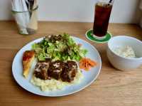 Cafe Wall: A Cozy Lunch Spot Near Shinjuku Sanchome