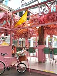 A PINK DATE AT EL & N LONDON CAFE PAVILLION