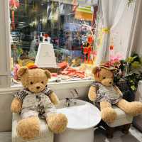 Scones, Cakes & Tea – The Perfect Afternoon Escape