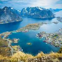 Majestic Lofoten: Hamnøy’s Charm and Reinebringen’s Splendor